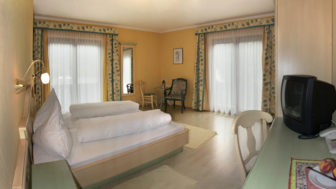 Hotel Erlenhof_Classiczimmer.jpg