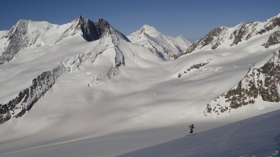 Hochalpine Durchquerung Im Berner Oberland Mit Drei Ski Viertausendern Dav Summit Club