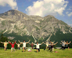 Wandern und Yoga in Österreich